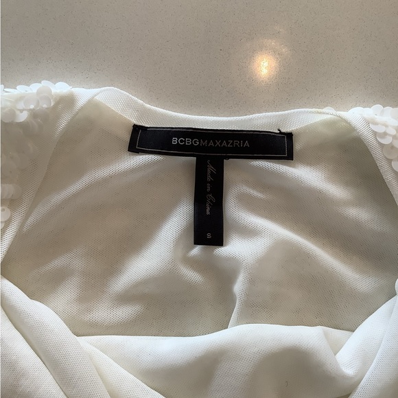magnificent BCBGMaxazria eggshell camisole. It's like new - Picture 3 of 4